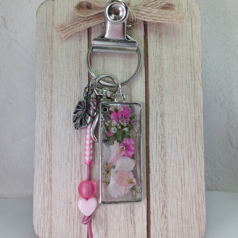 Pressed Flower Rectangular Keychain with Pink Bea… - image 3
